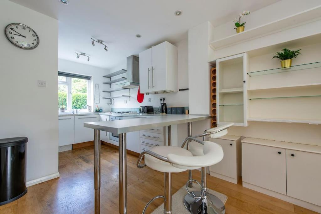 Lovely 2-Bed 15 Minutes To Central Londyn Zewnętrze zdjęcie
