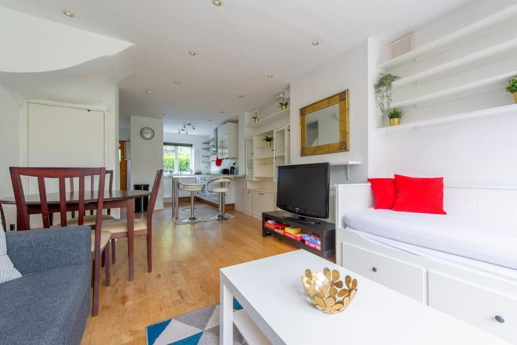 Lovely 2-Bed 15 Minutes To Central Londyn Zewnętrze zdjęcie